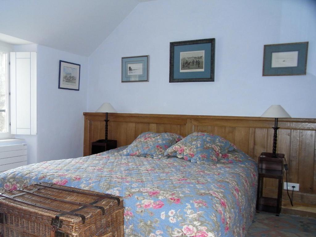 Chambres d'Hôtes du Hameau Les Brunes Bozouls Quarto foto
